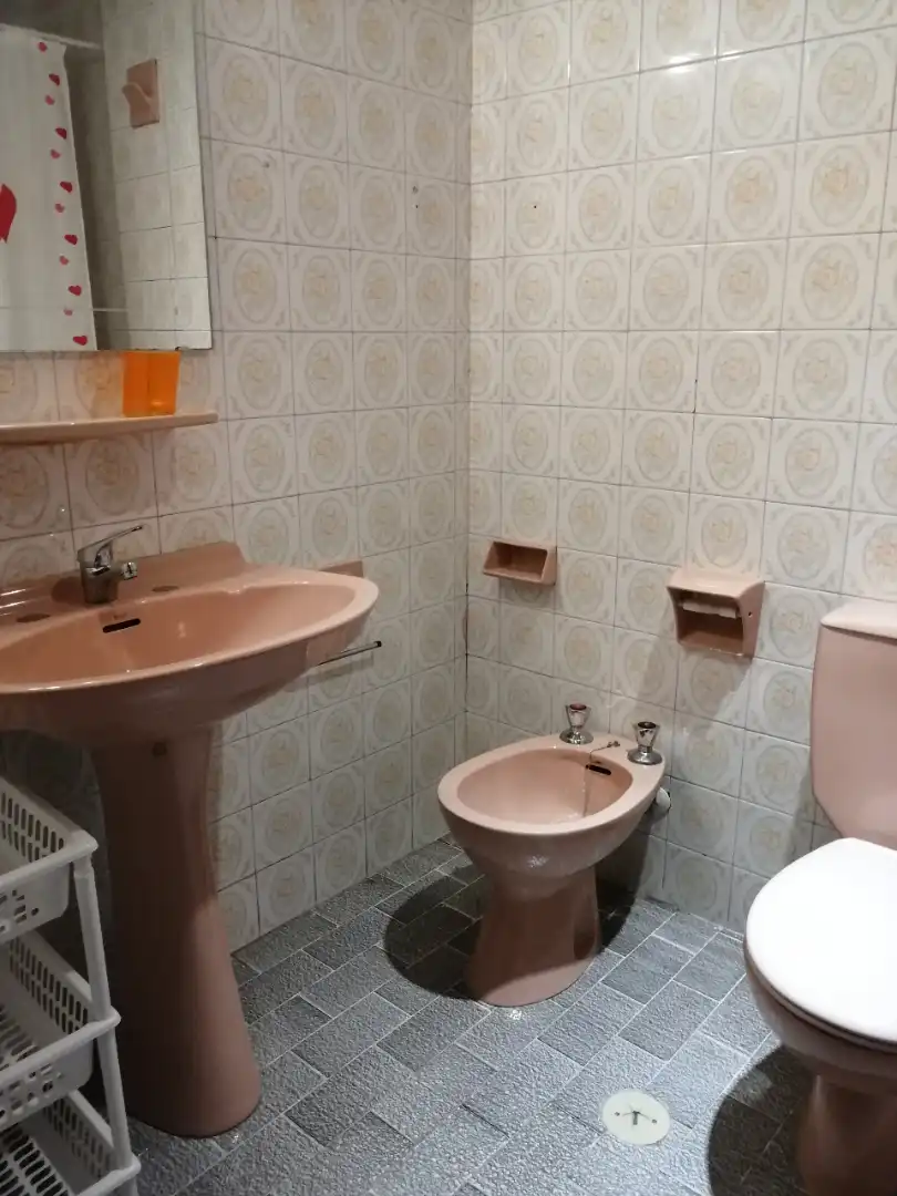 Baño de Estudio de alquiler en Sevilla con Aire acondicionado, Terraza y Amueblado