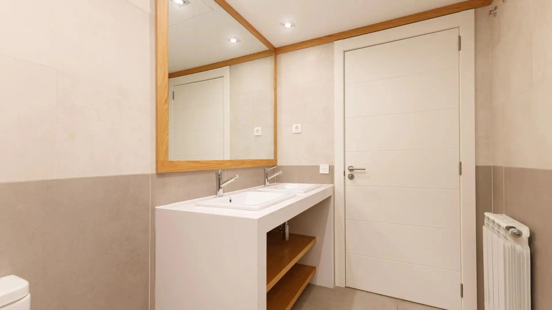 Baño de Casa o chalet de alquiler en Sabadell con Aire acondicionado, Calefacción y Jardín privado