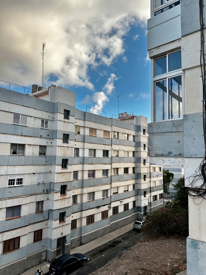 Vista exterior de Piso en venta en Las Palmas de Gran Canaria con Balcón
