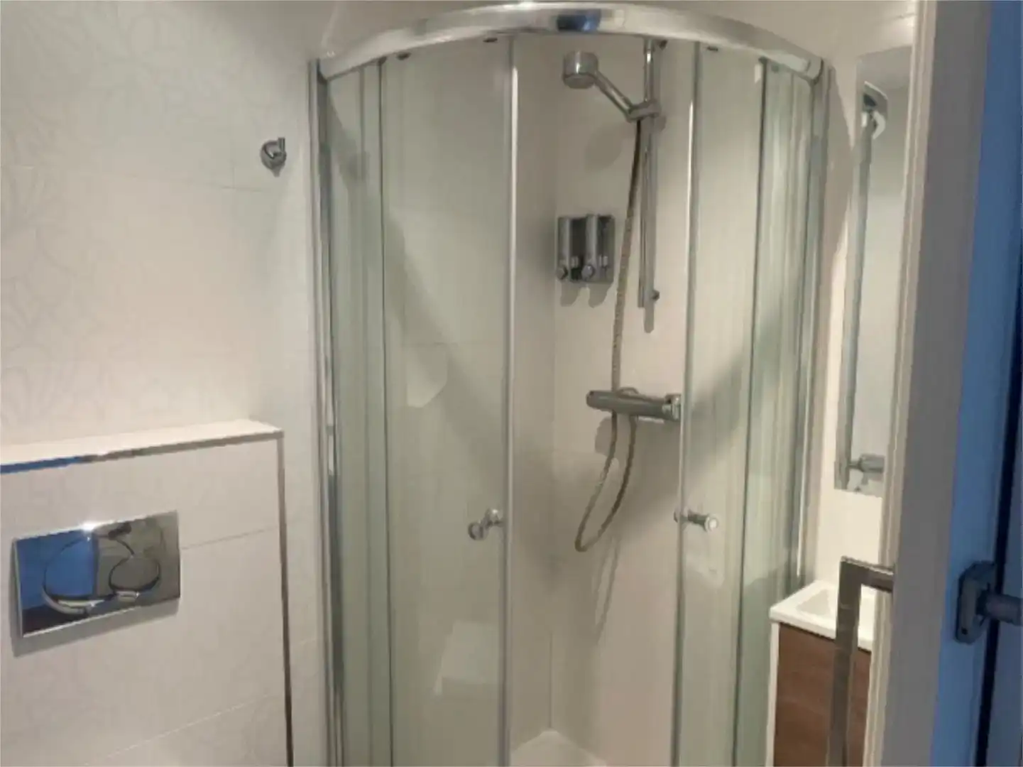 Badezimmer von Dachboden zur Miete in Valladolid Capital mit Klimaanlage