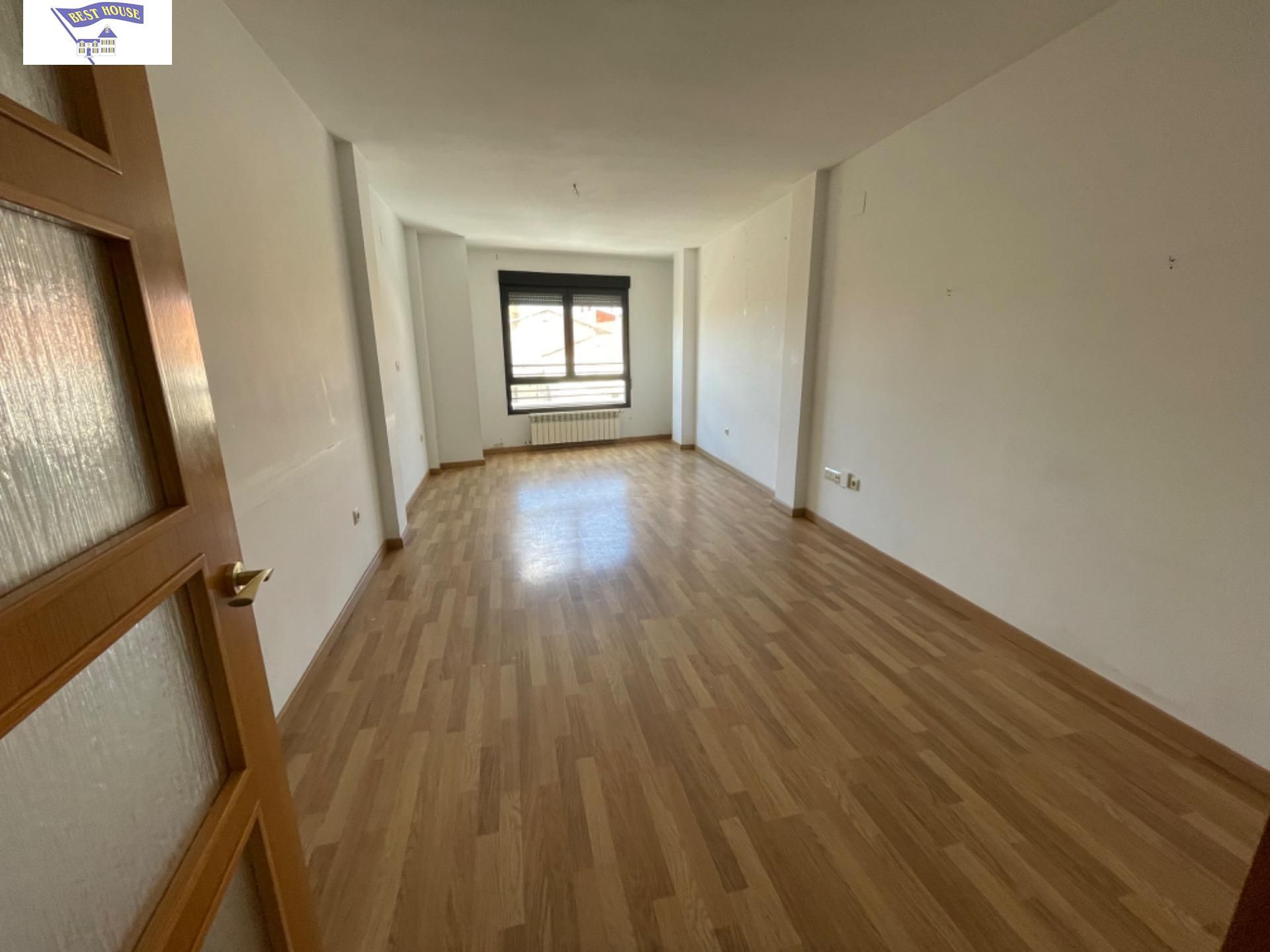 Sala d'estar de Apartament en venda en La Roda amb Calefacció i Traster