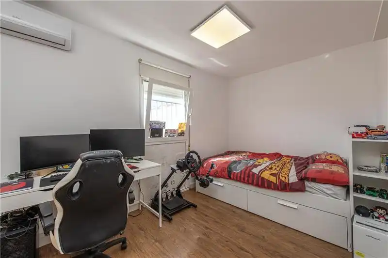 Schlafzimmer von Dachboden zum Verkauf in  Palma de Mallorca mit Klimaanlage, Terrasse und Abstellraum