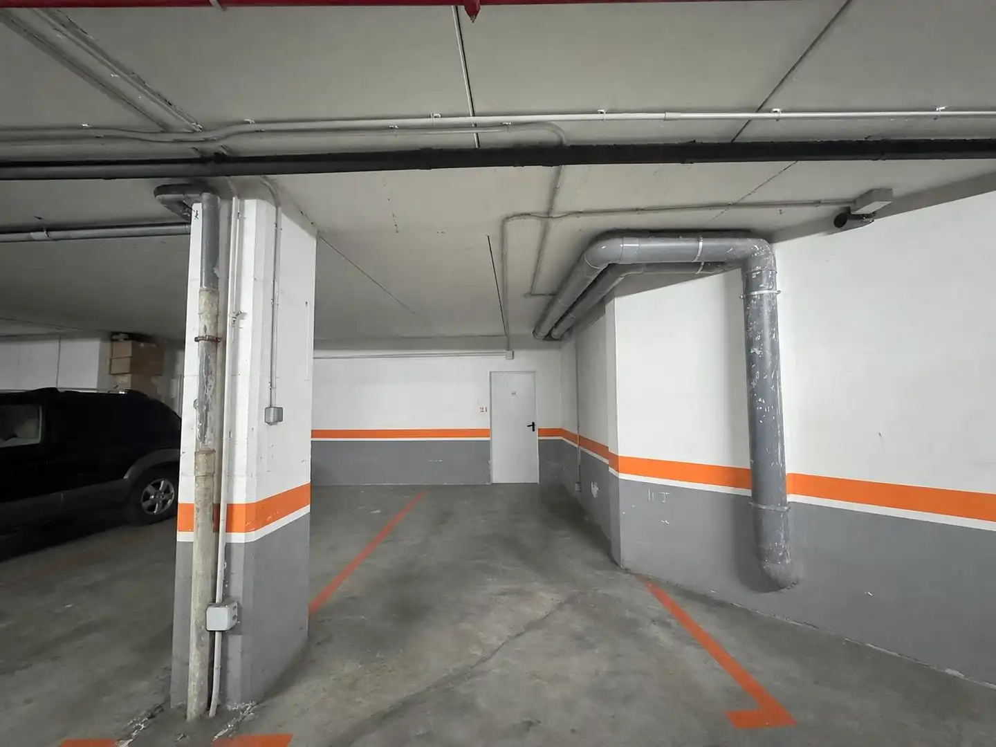 Parking de Piso en venta en Ávila con Calefacción y Piscina comunitaria