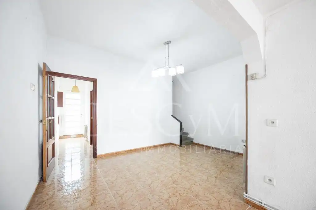 Reihenhaus zum Verkauf in Calle DANT DE, imagen 2