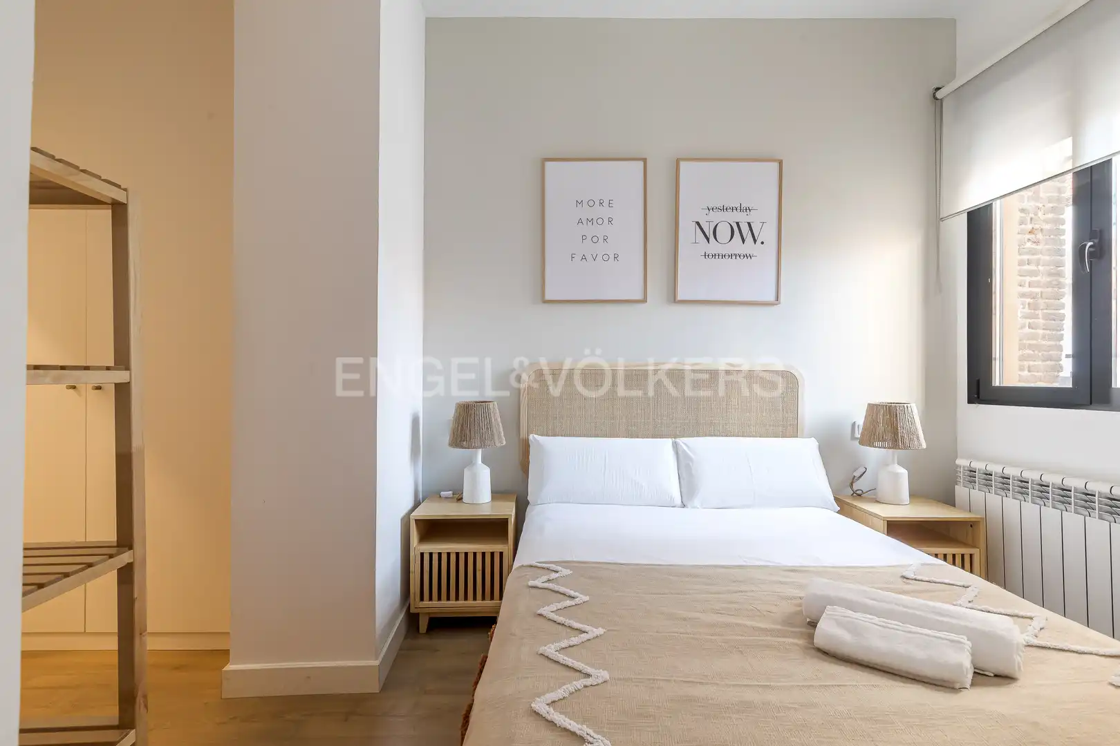 Dormitori de Apartament de lloguer en Madrid amb Aire condicionat, Calefacció i Moblat