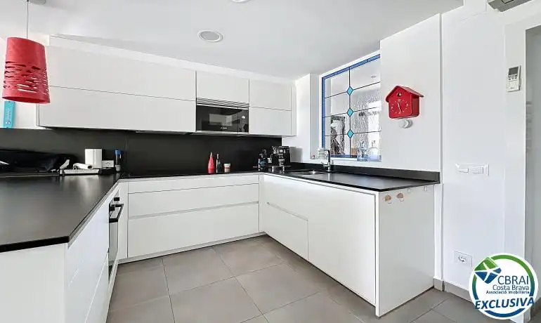 Cocina de Casa o chalet en venta en Empuriabrava con Aire acondicionado, Piscina y Amueblado
