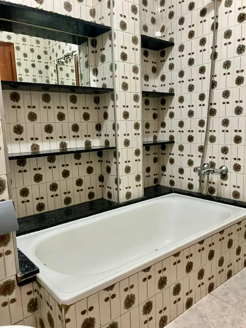 Bany de Casa o xalet en venda en Olot amb Calefacció, Terrassa i Balcó