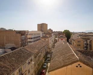 Vista exterior de Àtic de lloguer en  Granada Capital amb Aire condicionat i Terrassa