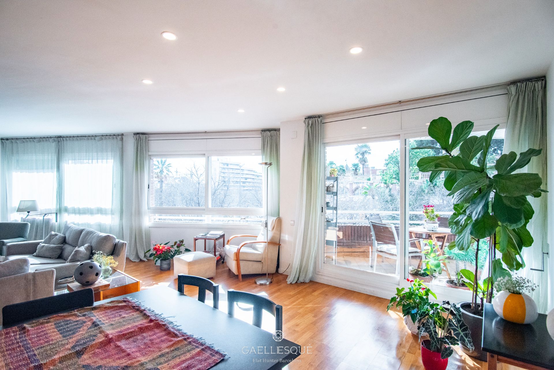 Living room of Flat for sale in  Barcelona Capital  with Air Conditioner, Heating and Parquet flooring
