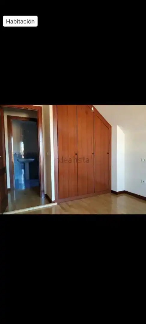 Schlafzimmer von Maisonette zum Verkauf in Gijón  mit Parkett, Abstellraum und Ofen