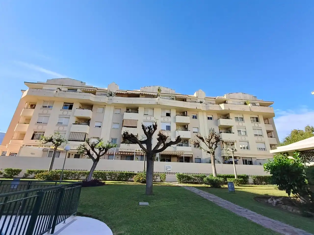 Piso con piscina en venta en El Pinillo, imagen 2