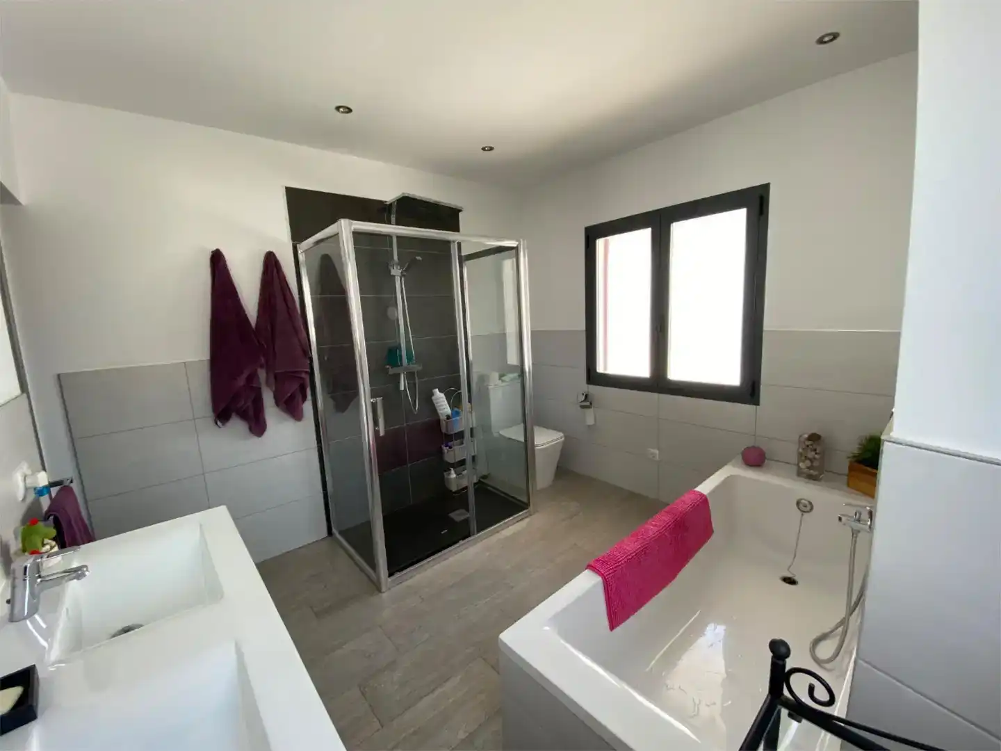 Badezimmer von Wohnung zum Verkauf in  Palma de Mallorca mit Klimaanlage, Privatgarten und Abstellraum