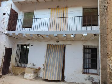 Landhaus mit Balkon zum Verkauf in Calle Calle San Martín