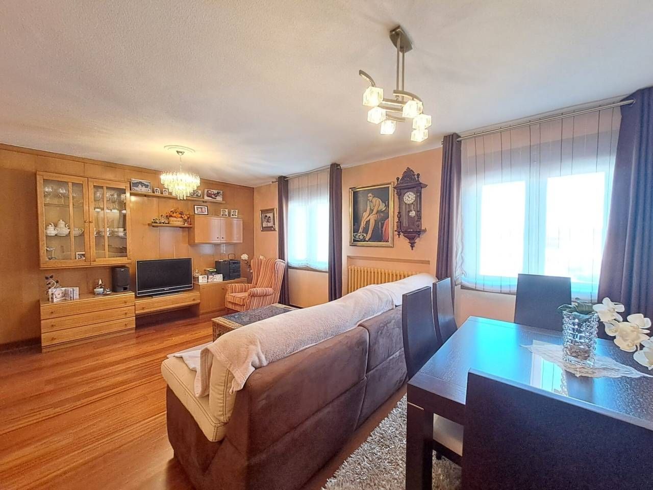 Sala de estar de Piso en venta en Burgos Capital con Calefacción, Parquet y Terraza