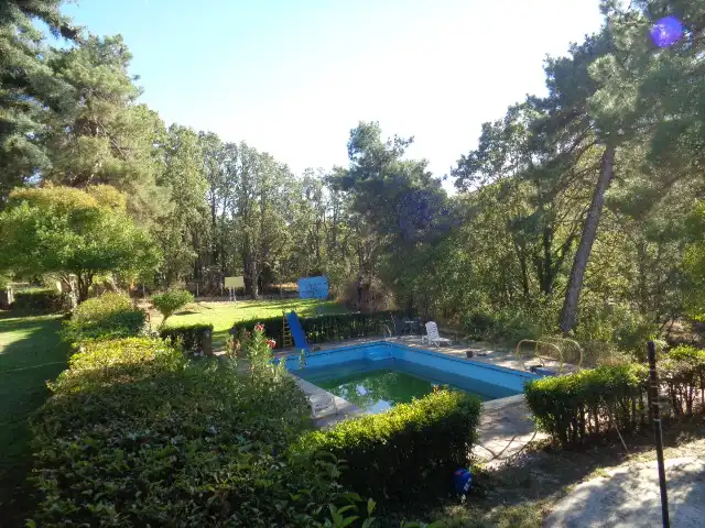 Piscina de Casa o chalet en venta en Navamorcuende con Aire acondicionado, Jardín privado y Trastero
