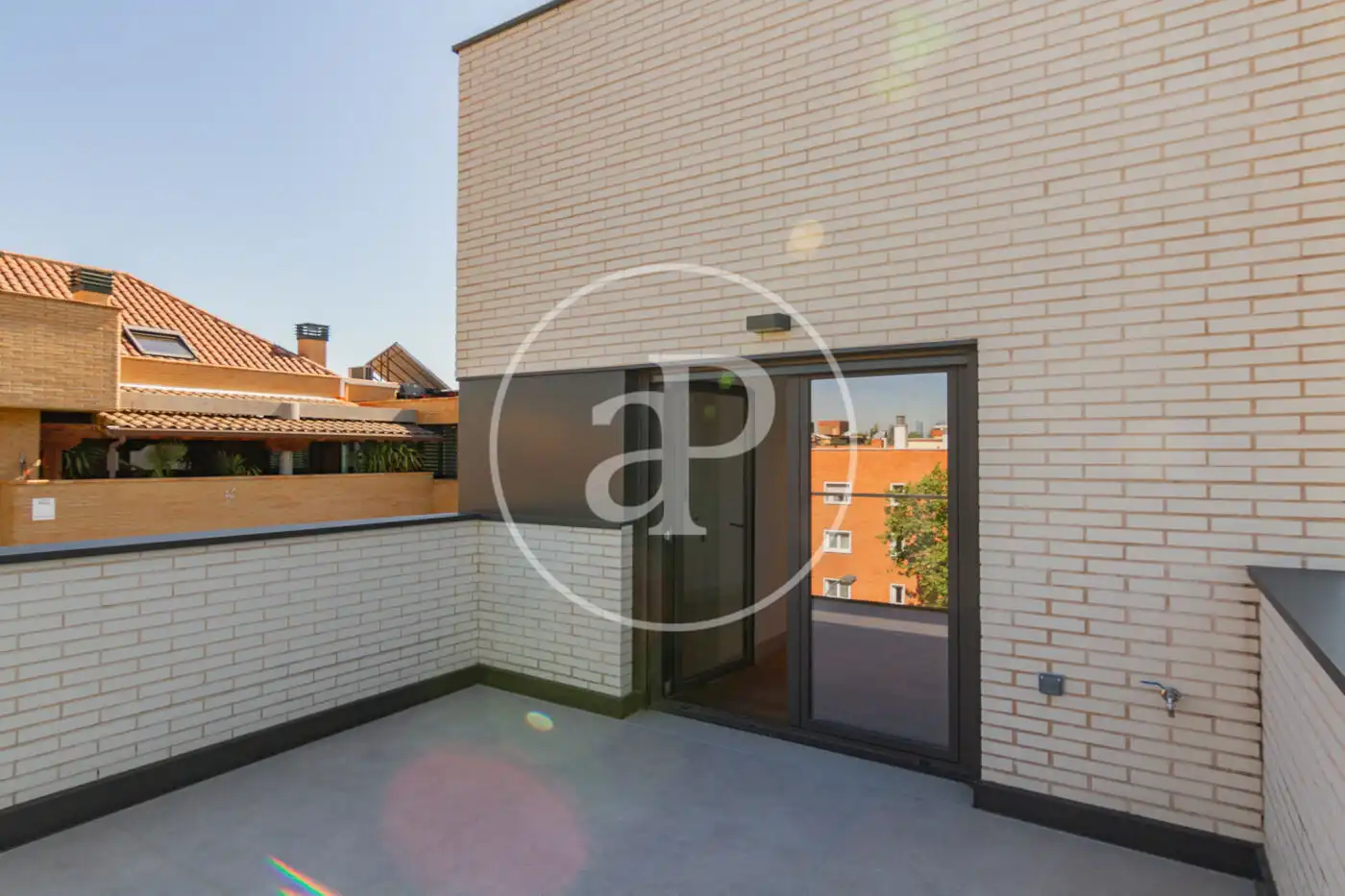 Terrassa de Àtic de lloguer en Madrid amb Aire condicionat, Calefacció i Jardí privat
