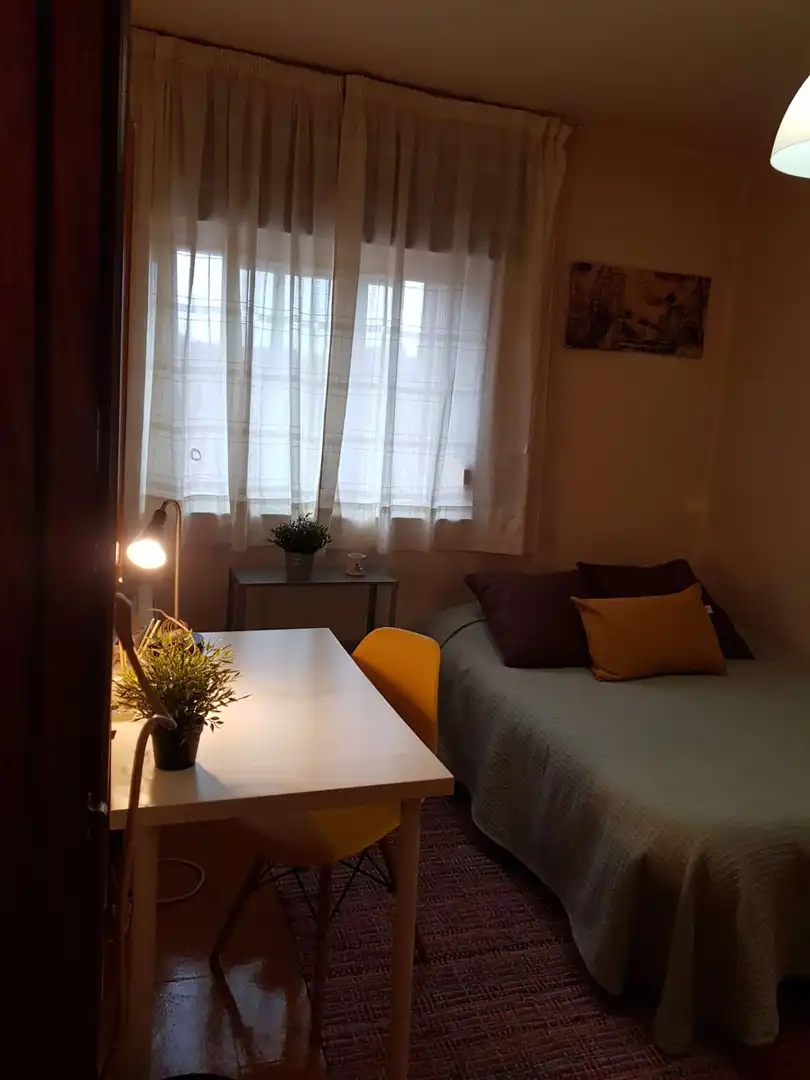Bedroom of Flat for share in Santiago de Compostela   with Air Conditioner, Heating and Terrace