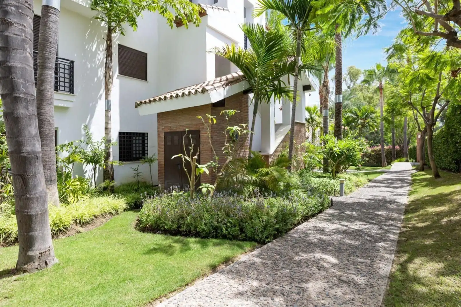 Jardí de Dúplex en venda en Estepona amb Aire condicionat, Terrassa i Traster