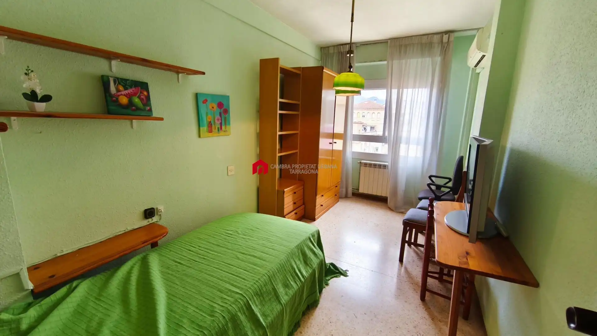 Schlafzimmer von Dachboden zum Verkauf in Tortosa mit Klimaanlage, Heizung und Terrasse