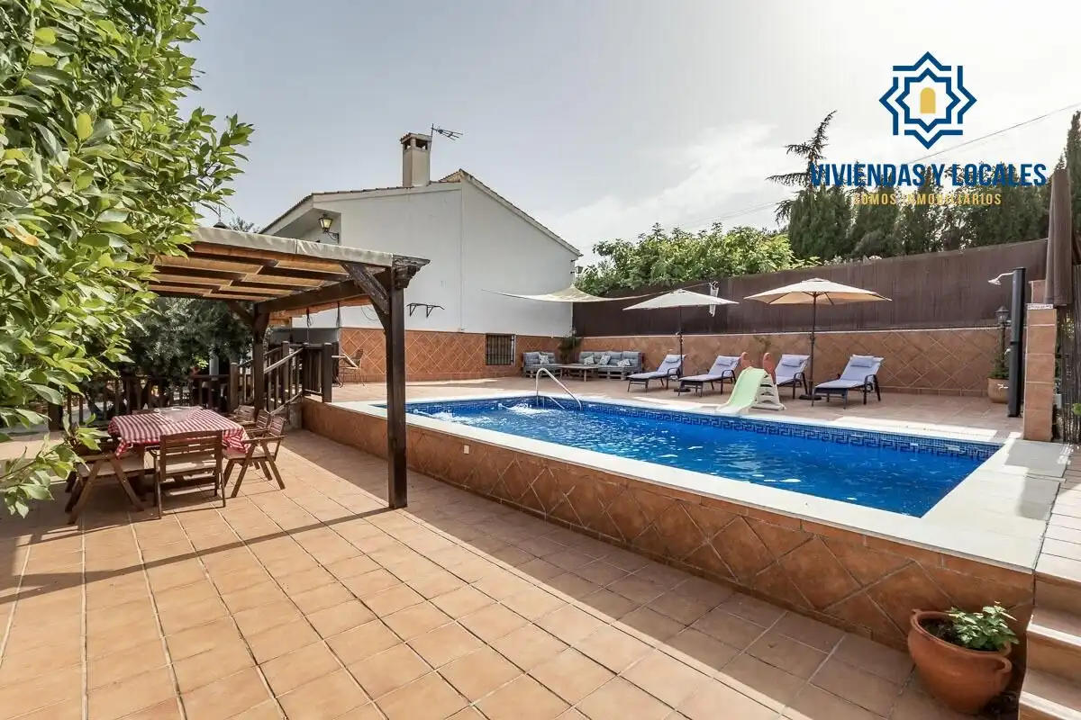 Xalet amb piscina en venda a Aljomahima - Ermita