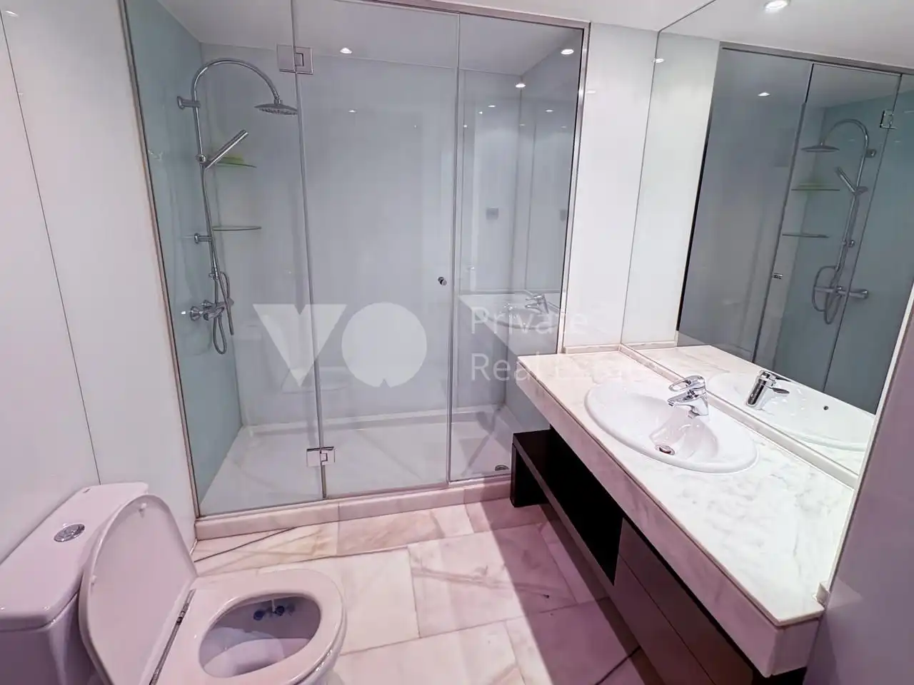 Bathroom of Ground floor for rent in Majadahonda  with Air Conditioner, Heating and Terrace
