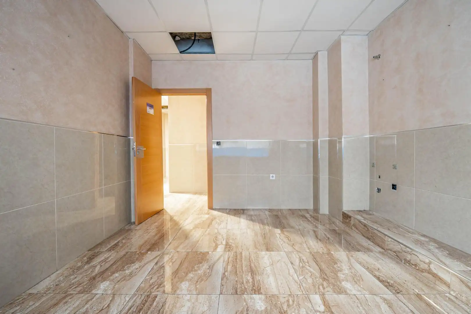Business premises for sale in Avenida del Doctor Olóriz, imagen 24