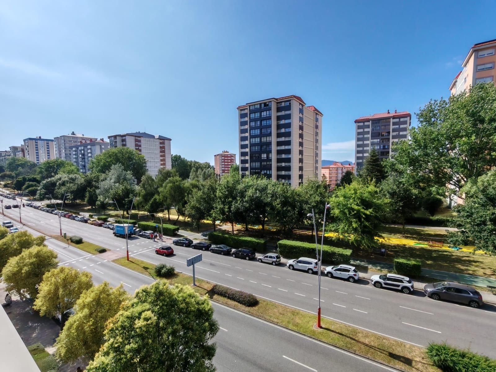 Vista exterior de Pis en venda en Vigo  amb Terrassa, Traster i Balcó