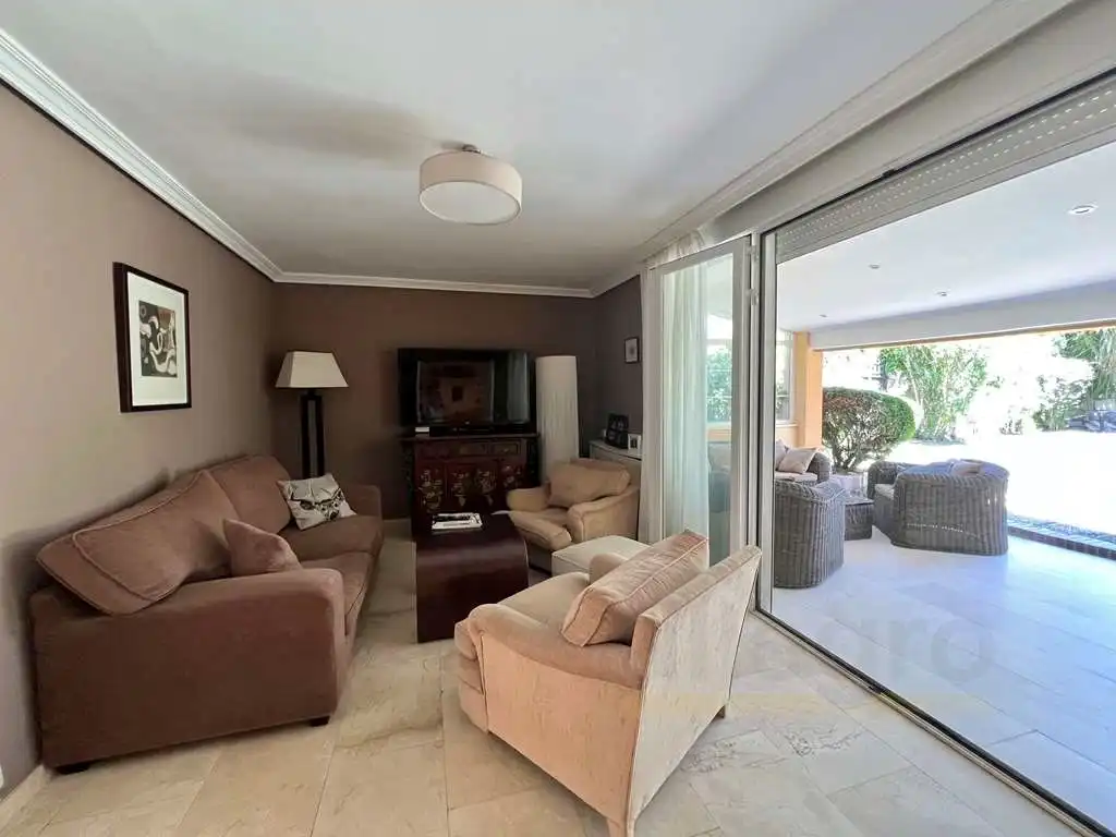 Sala d'estar de Casa o xalet en venda en Galapagar amb Aire condicionat, Jardí privat i Piscina