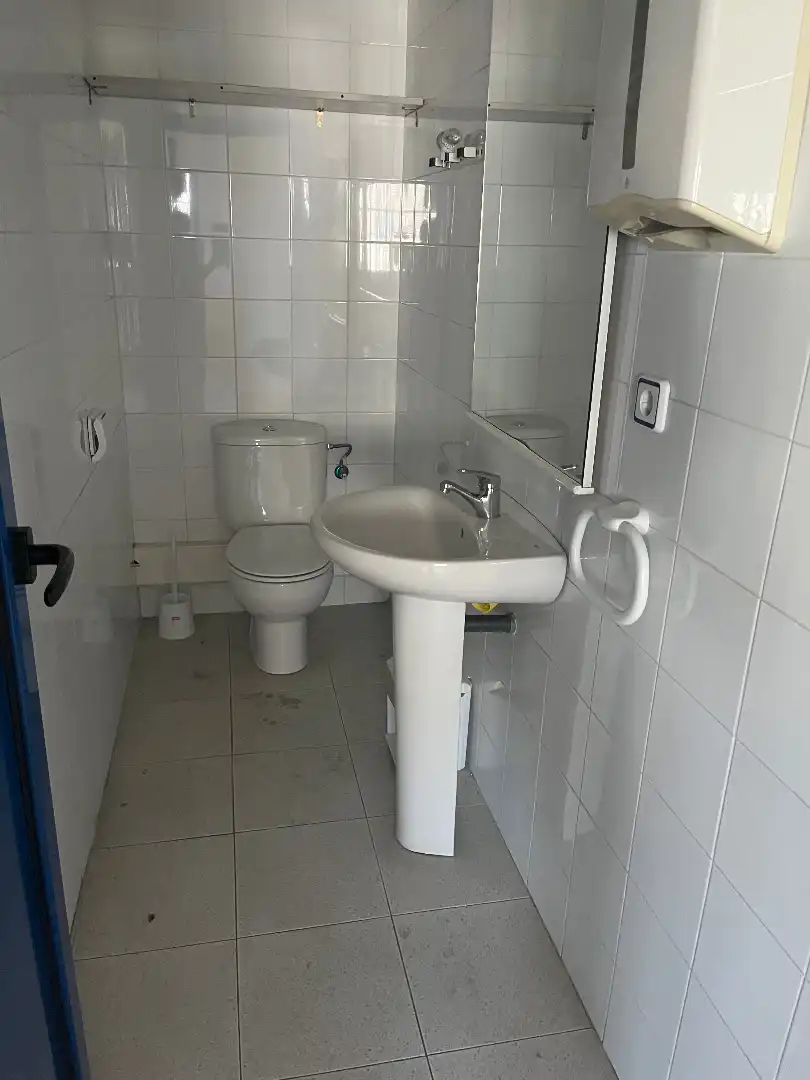 Baño de Nave industrial en venta en Els Hostalets de Pierola