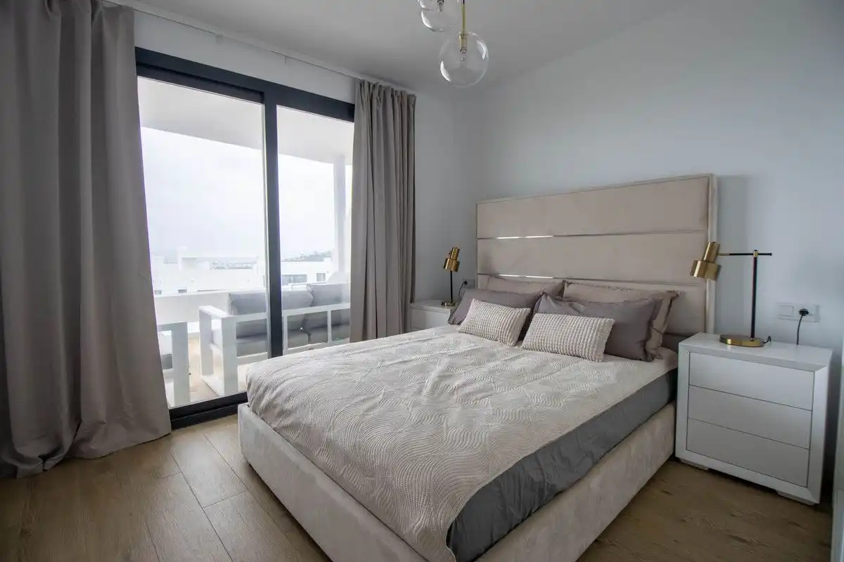Dormitori de Apartament de lloguer en Estepona amb Aire condicionat, Calefacció i Terrassa