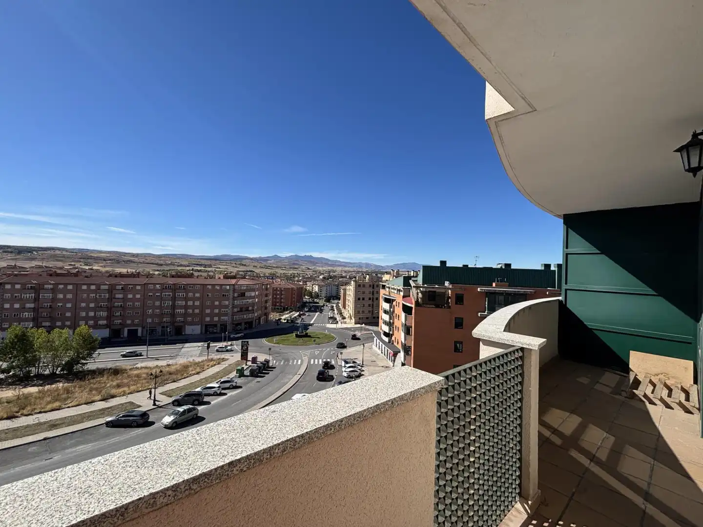 Außenansicht von Wohnung zum Verkauf in Ávila mit Heizung, Terrasse und Abstellraum