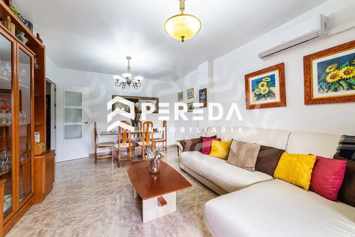 Vista exterior de Piso en venta en Roquetas de Mar con Jardín privado, Terraza y Balcón