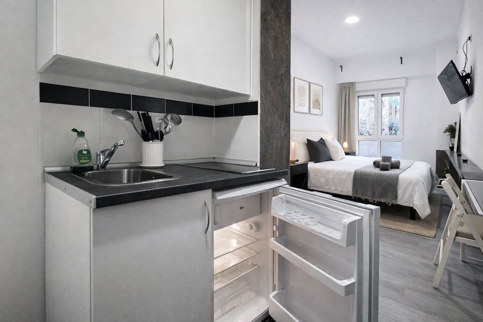 Kitchen of Flat for rent in  Madrid Capital  with Heating, Furnished and Washing machine