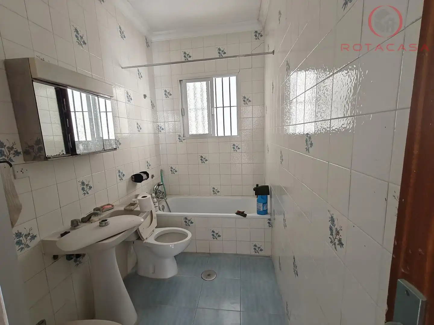 Bathroom of Houses for sale in Rota  with Terrace