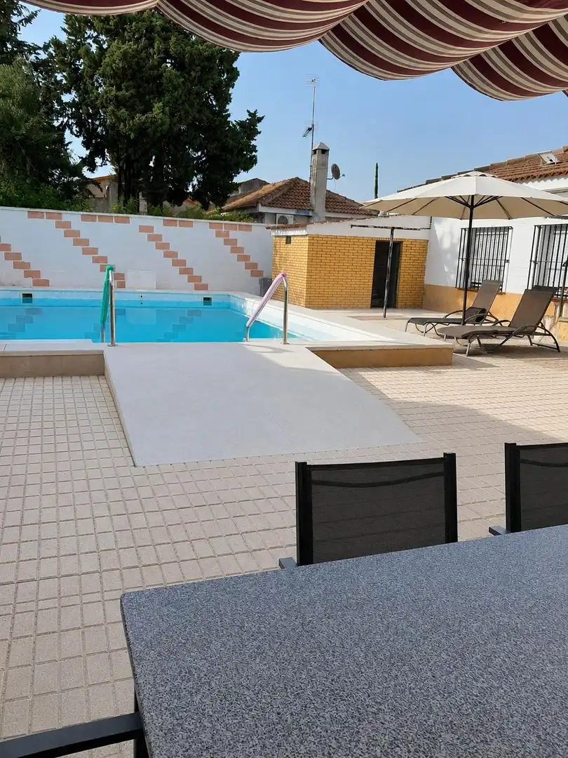 Swimming pool of Houses for sale in Palomares del Río  with Air Conditioner, Heating and Private garden