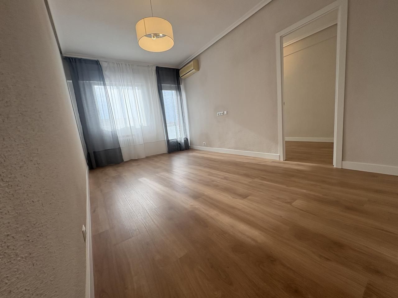 Bedroom of Flat to rent in  Madrid Capital  with Air Conditioner, Heating and Terrace