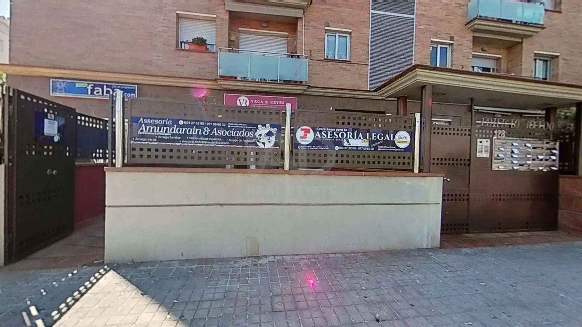 Vista exterior de Local en venta en Calafell