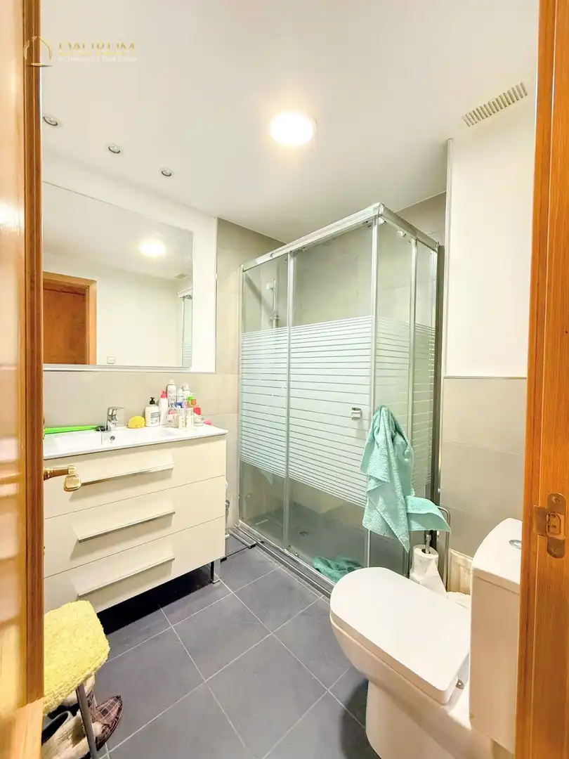 Baño de Piso en venta en Madrid con Aire acondicionado, Calefacción y Terraza