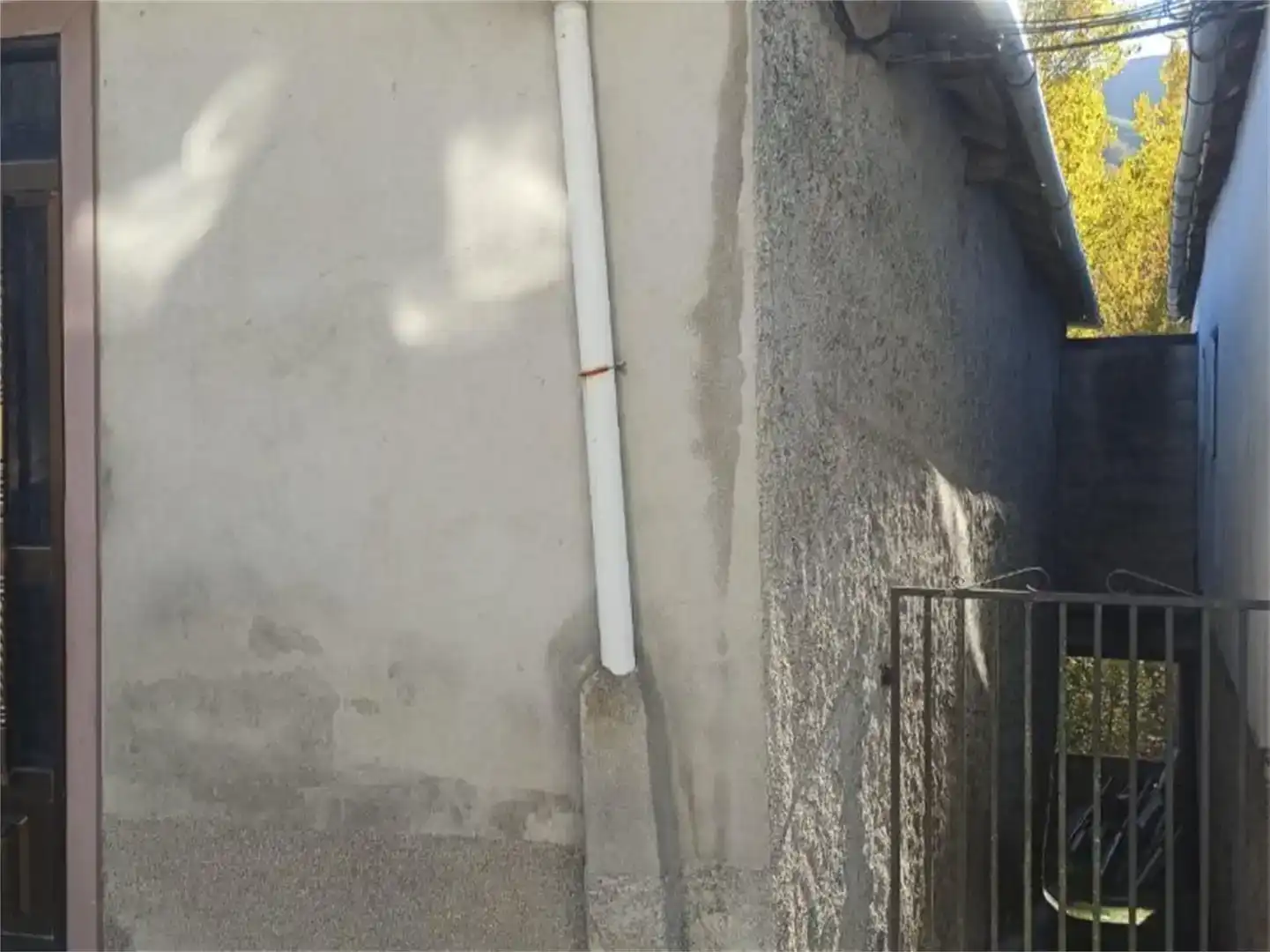 Vista exterior de Casa adosada en venda en Rubiá amb Balcó