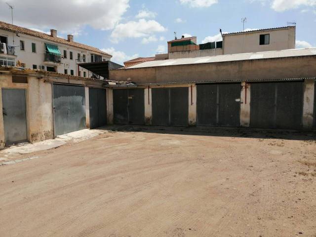 Terreno residencial en Venta en Calle Juan Francisco Parras en Hellín