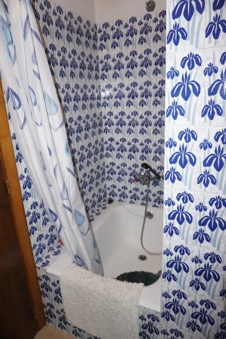 Baño de Piso en venta en Monterroso con Amueblado, Horno y Balcón
