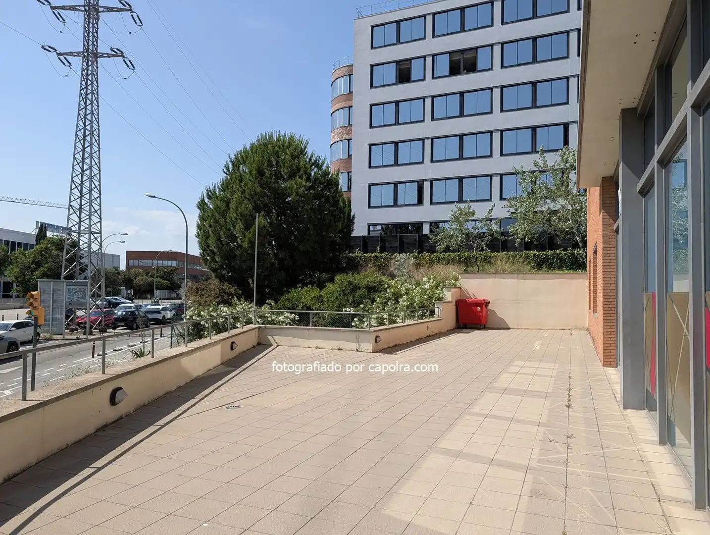 Vista exterior de Oficina de lloguer en Sant Just Desvern amb Aire condicionat i Calefacció