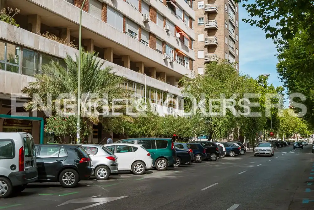 Vista exterior de Pis en venda en Madrid amb Aire condicionat, Calefacció i Jardí privat