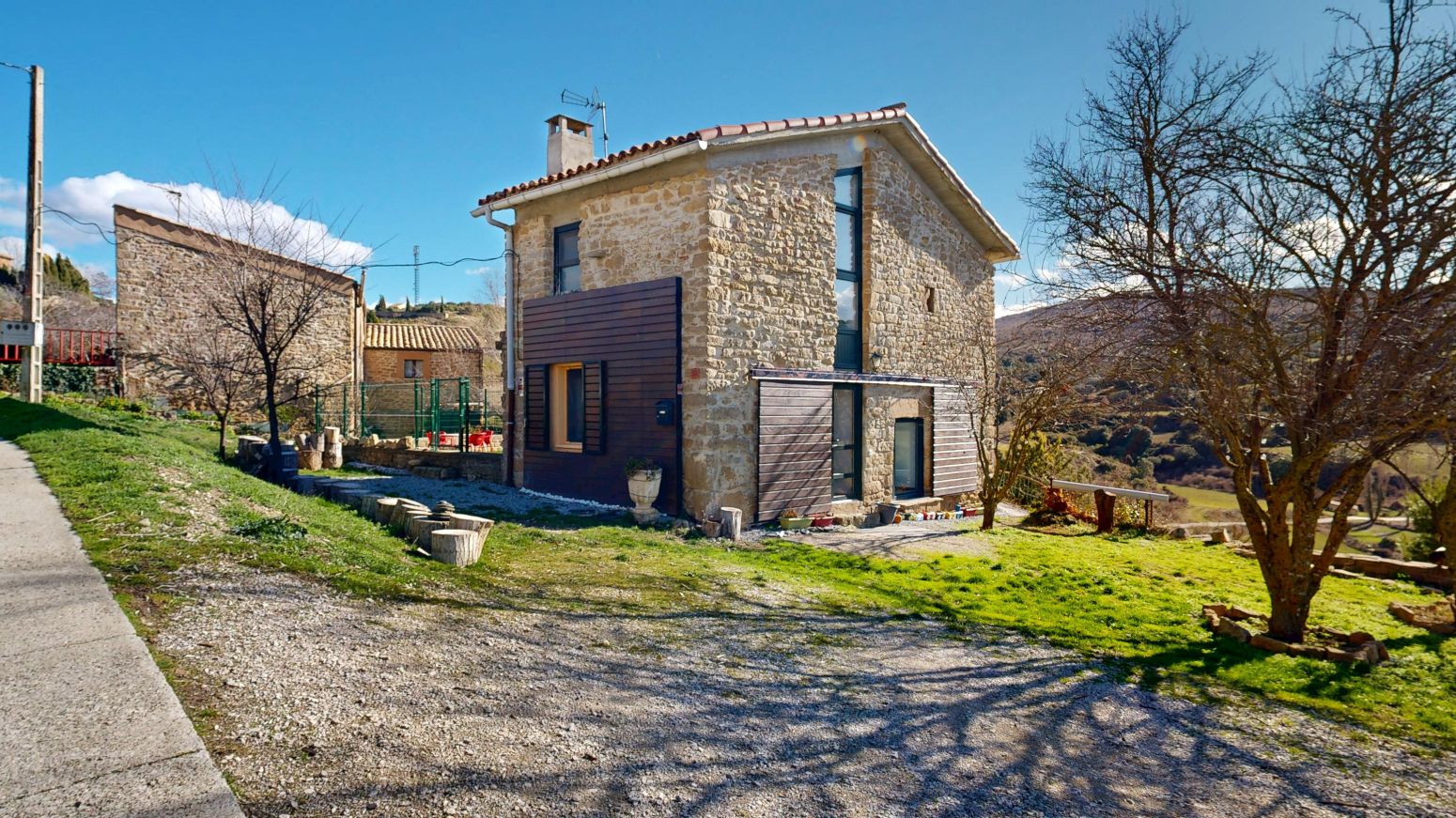 Vista exterior de Casa o xalet en venda en Leoz / Leotz amb Calefacció i Jardí privat