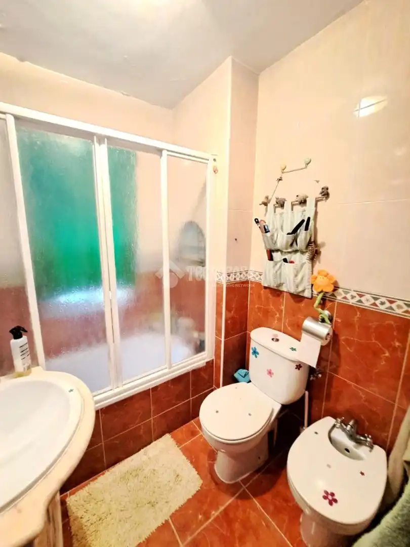 Baño de Piso en venta en Parla con Aire acondicionado, Calefacción y Internet