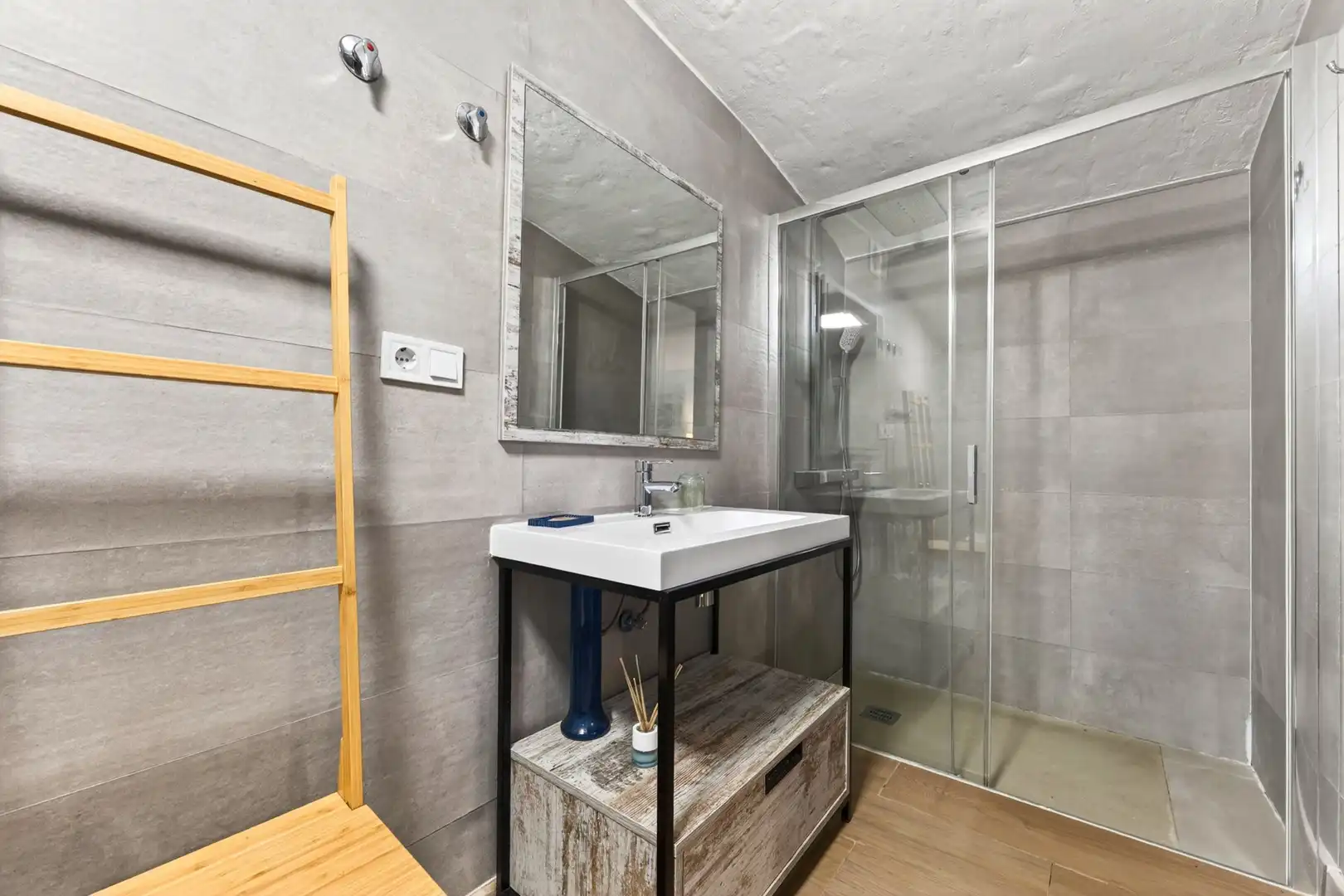 Bathroom of Houses for sale in Torremolinos  with Air Conditioner, Private garden and Terrace