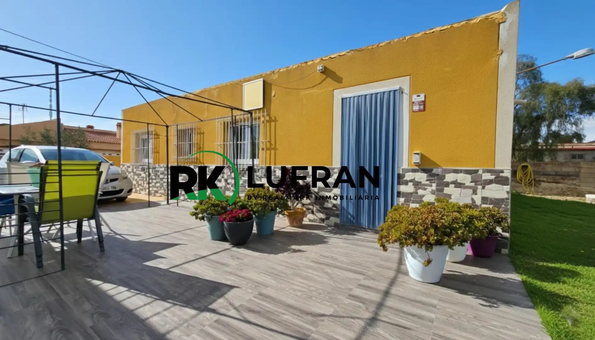 Vista exterior de Casa o chalet en venta en Alicante / Alacant con Jardín privado y Piscina