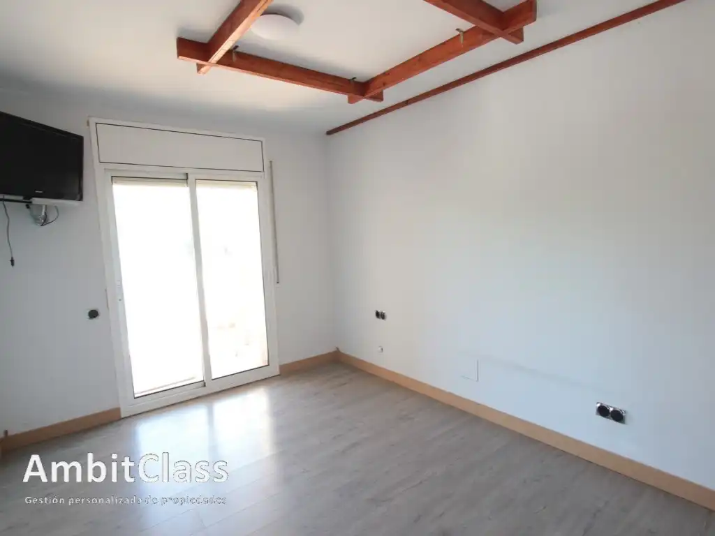 Habitación de Casa o chalet en venta en Bigues i Riells del Fai con Jardín privado, Terraza y Piscina