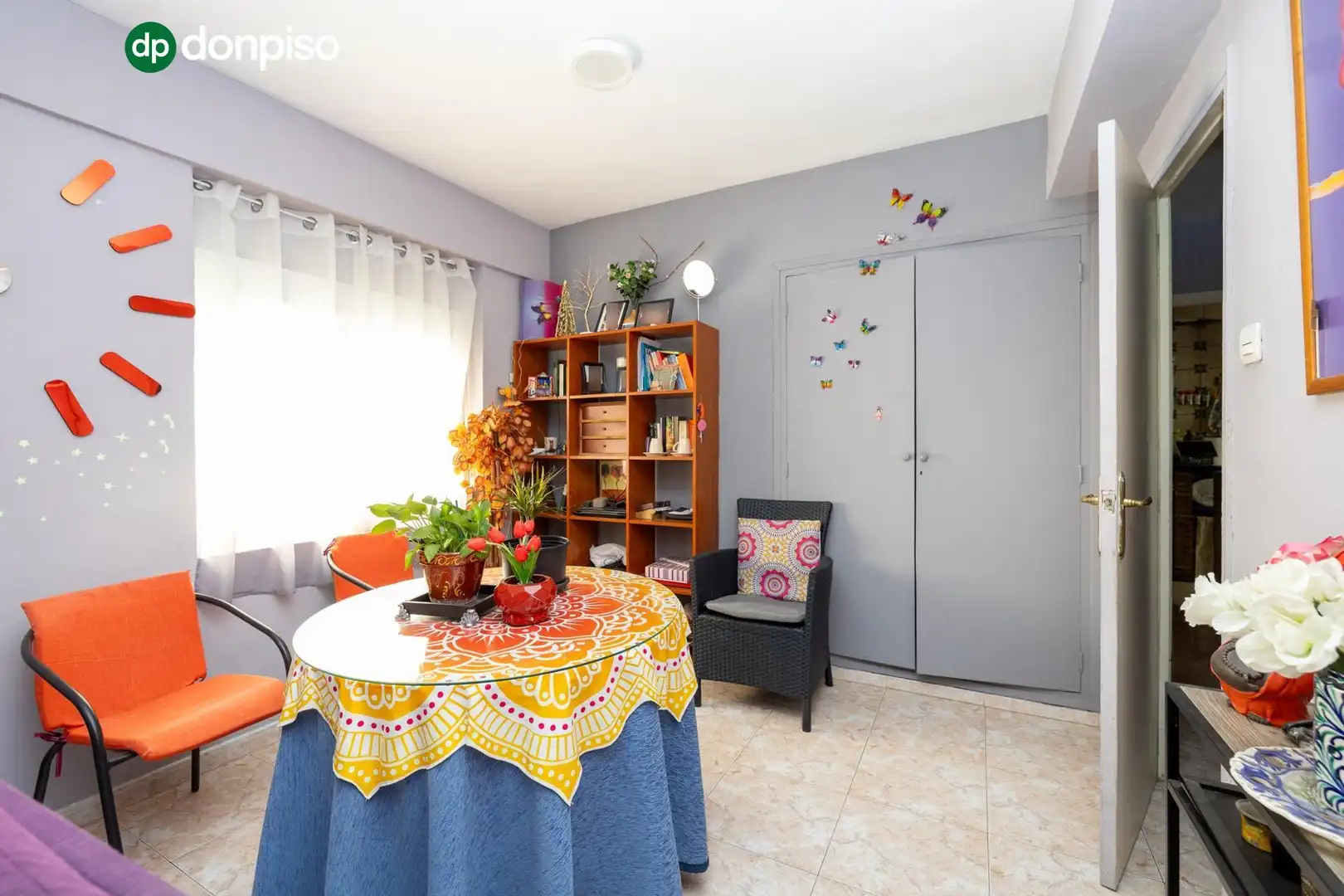 Sala d'estar de Pis en venda en Granada amb Aire condicionat i Terrassa