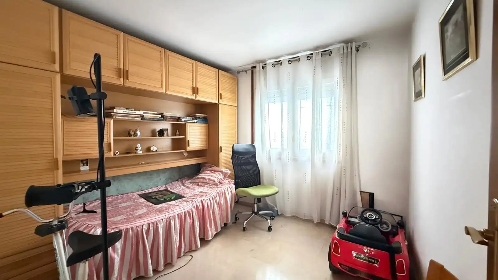 Dormitori de Pis en venda en Badalona amb Aire condicionat, Calefacció i Terrassa